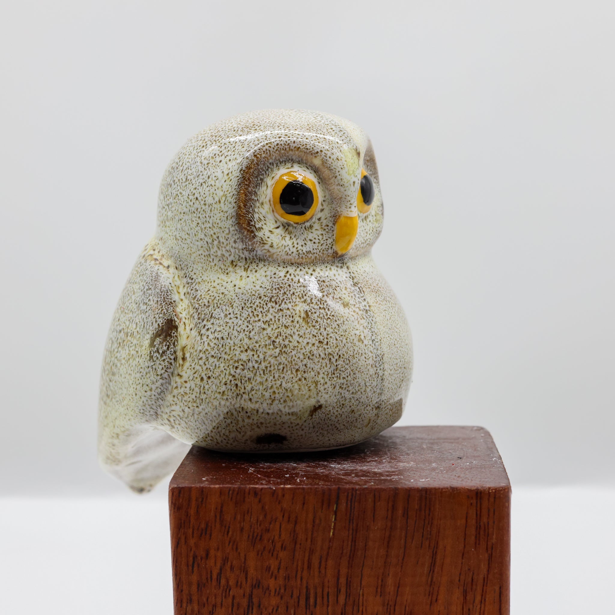 Ruru ceramic sculpture side profile