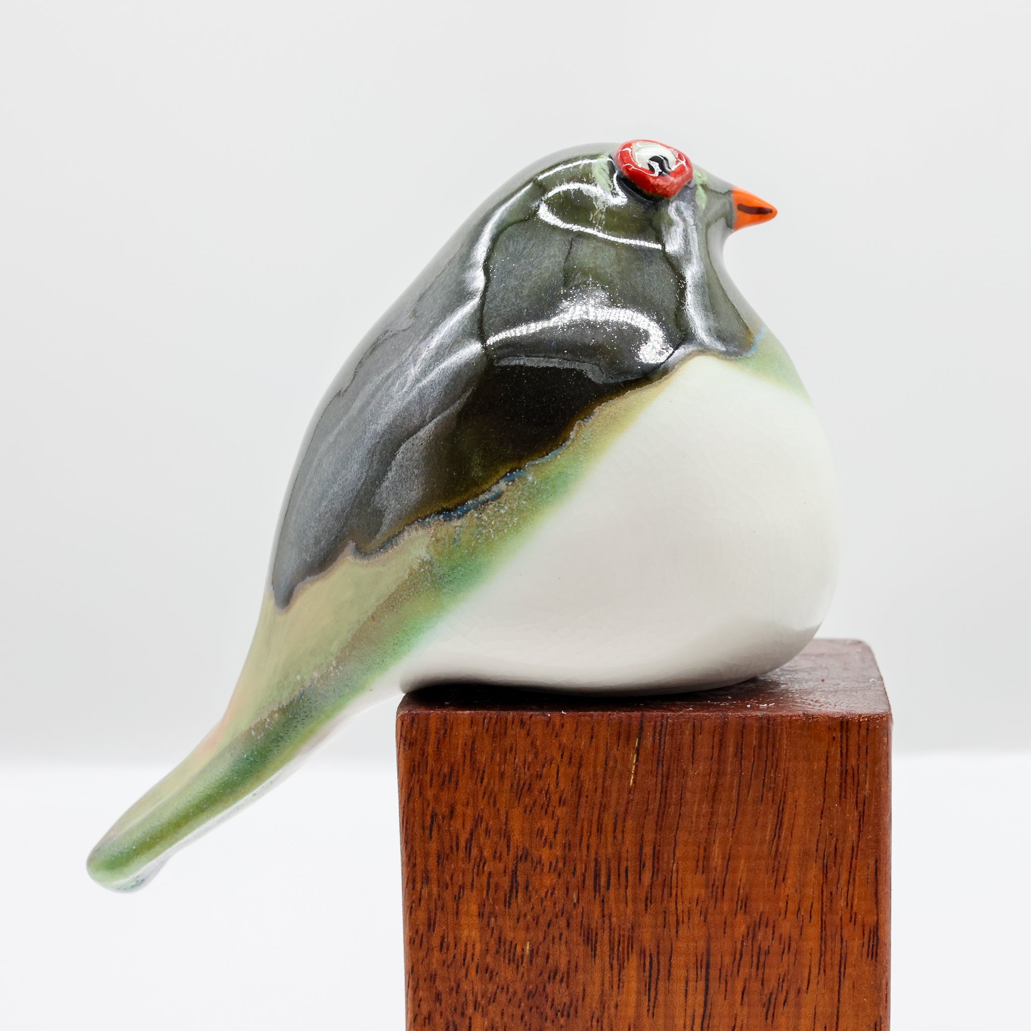 Kererū ceramic sculpture side profile