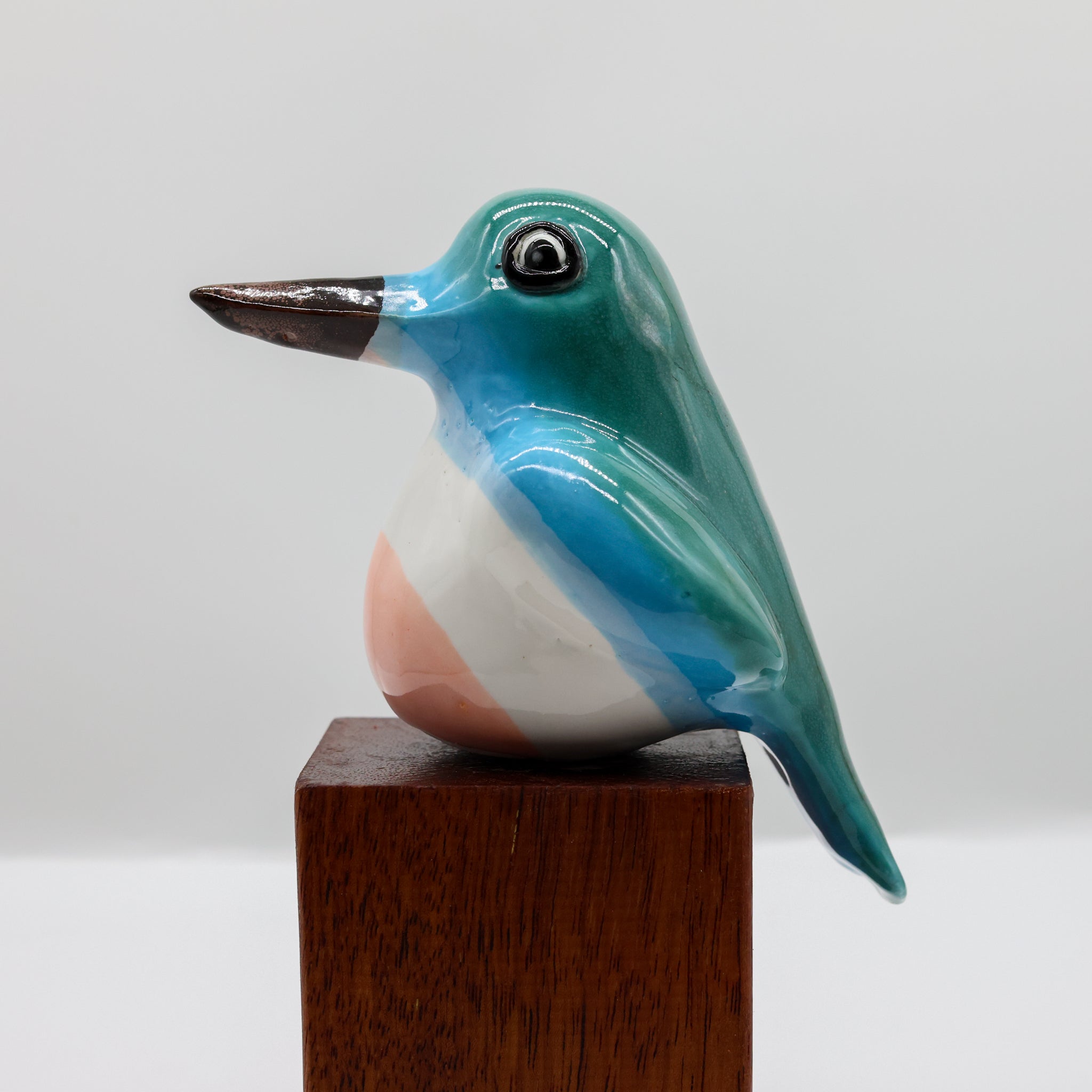 Kōtare ceramic sculpture front view, New Zealand kingfisher ornament