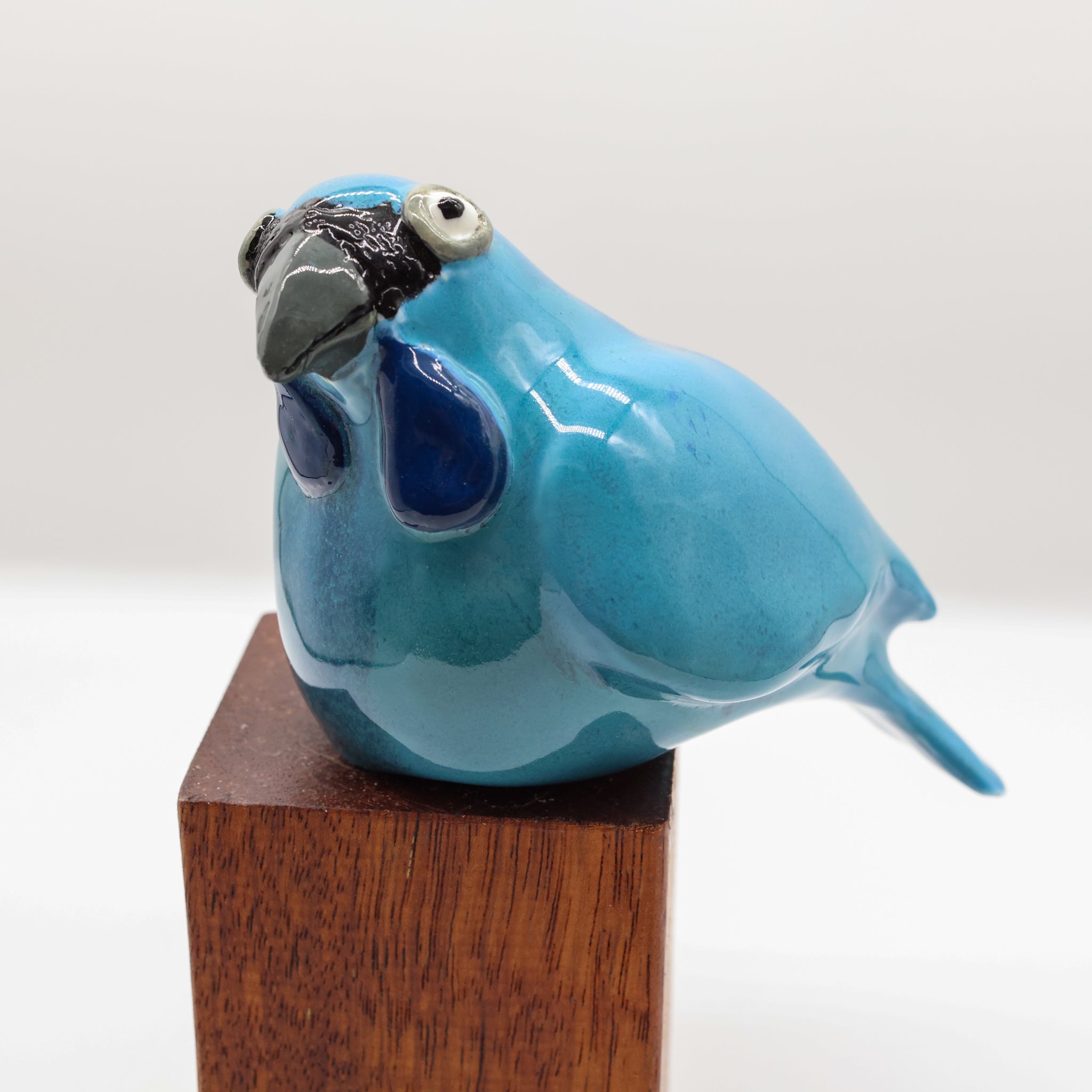 Kōkako ceramic sculpture side profile
