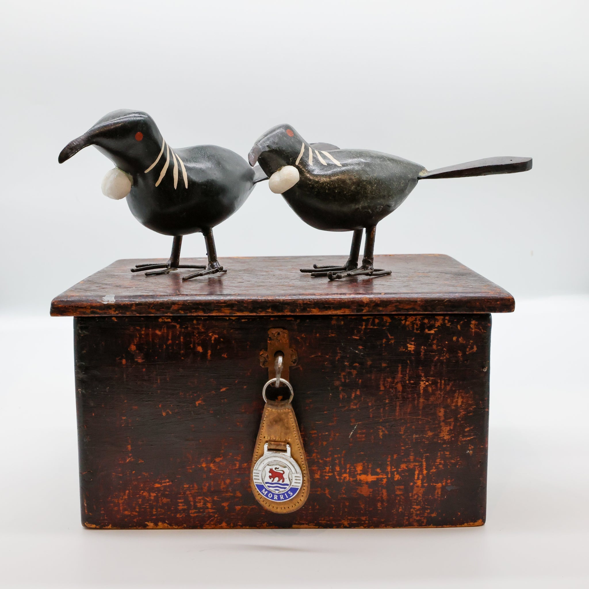Stone Tūī sculpture handcrafted in Arrowtown, New Zealand